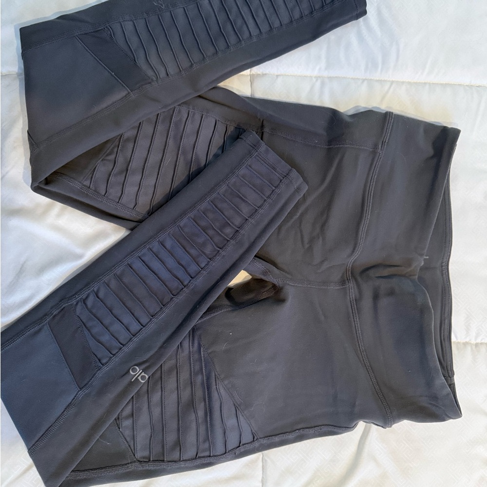 ALO Yoga Charcoal Ribbed moto Leggings